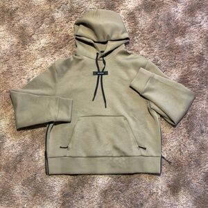 ON RUNNING FOCUS TECH HOODIE